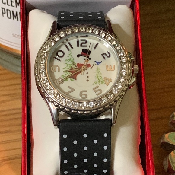 ? Accessories - SNOWMAN ⛄️ WATCH 🆕 HAS A RUBBER STYLE BAND